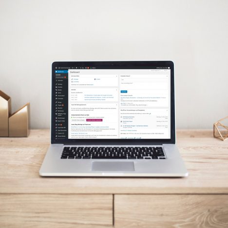 Bild von Laptop mit Wordpress Dashboard